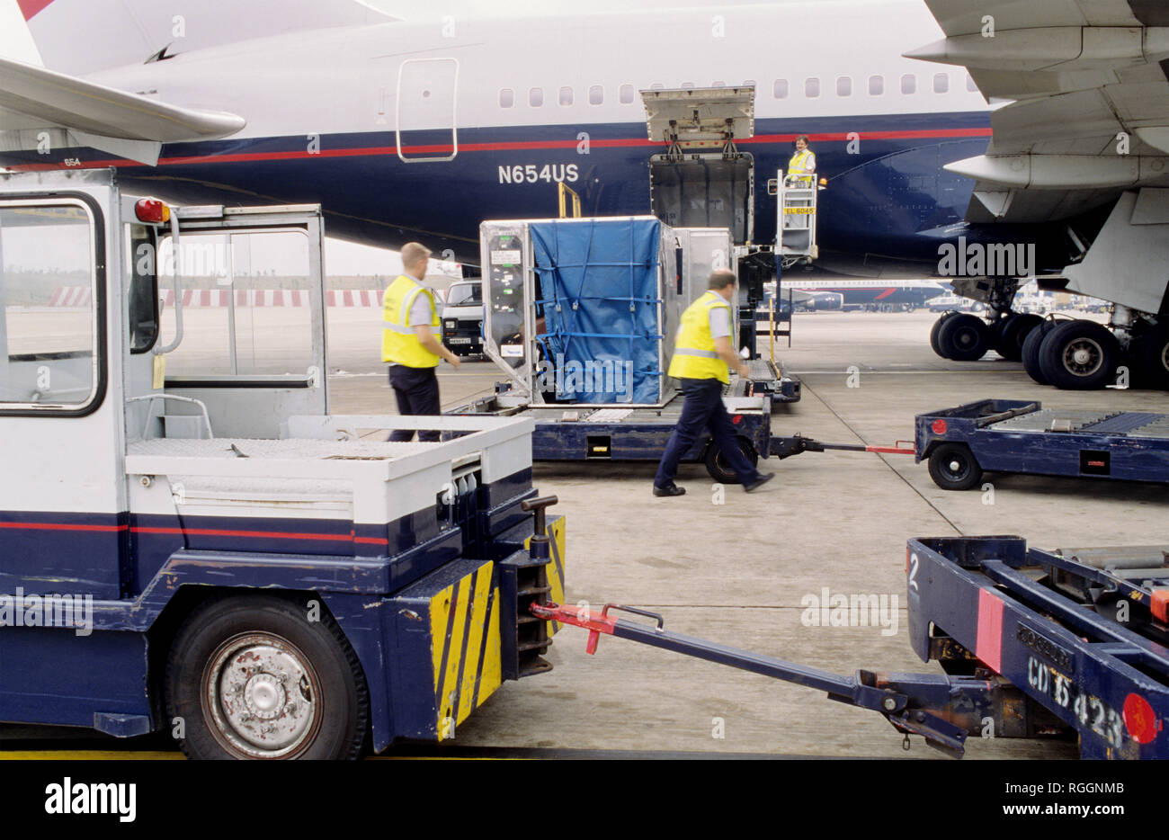 Baggage Airport Handler Hi Res Stock Photography And Images Alamy Baggage Airport Handler Hi Res Stock Photography And Images Alamy