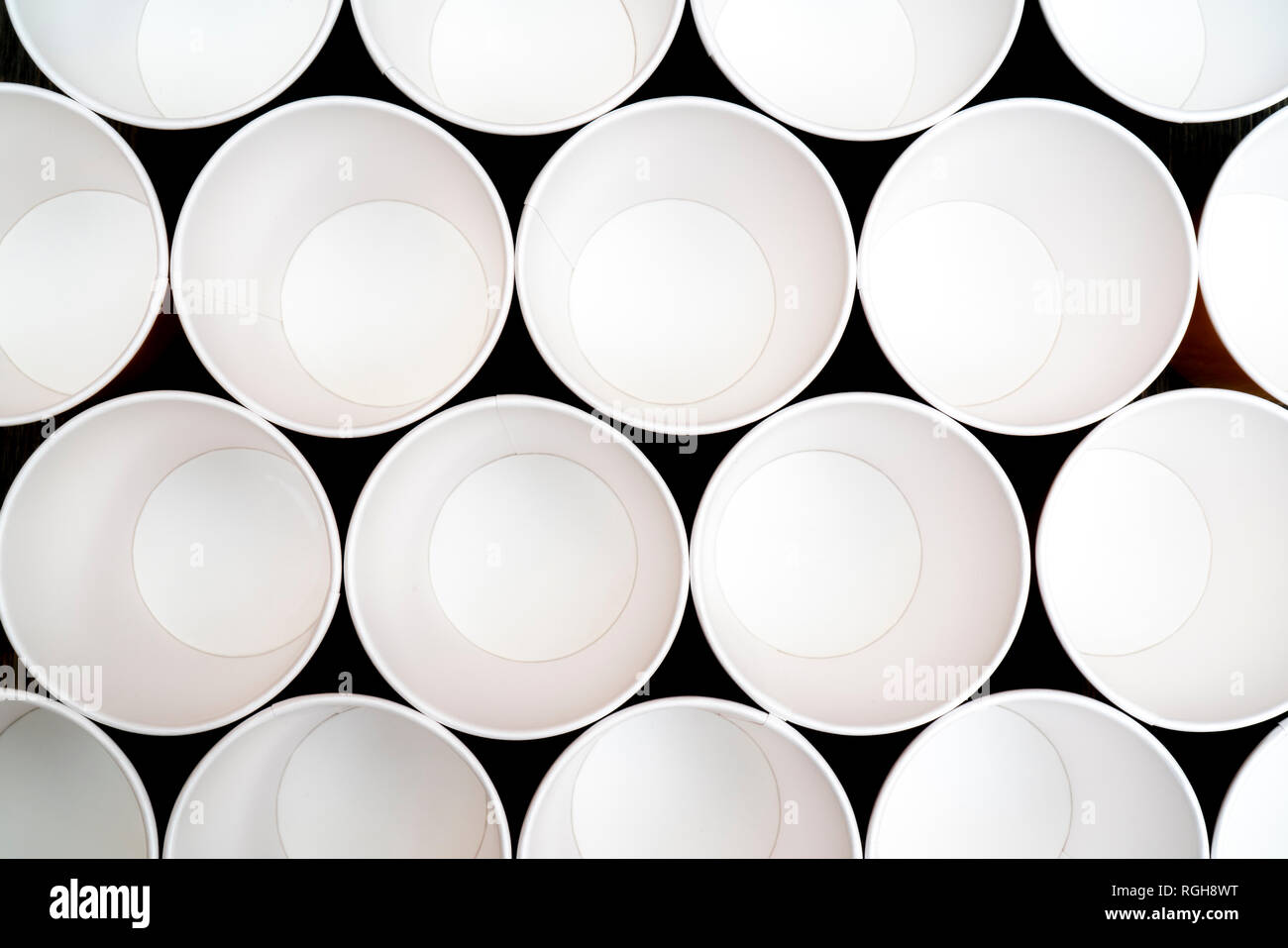 Soft drinks paper cups hi-res stock photography and images - Alamy