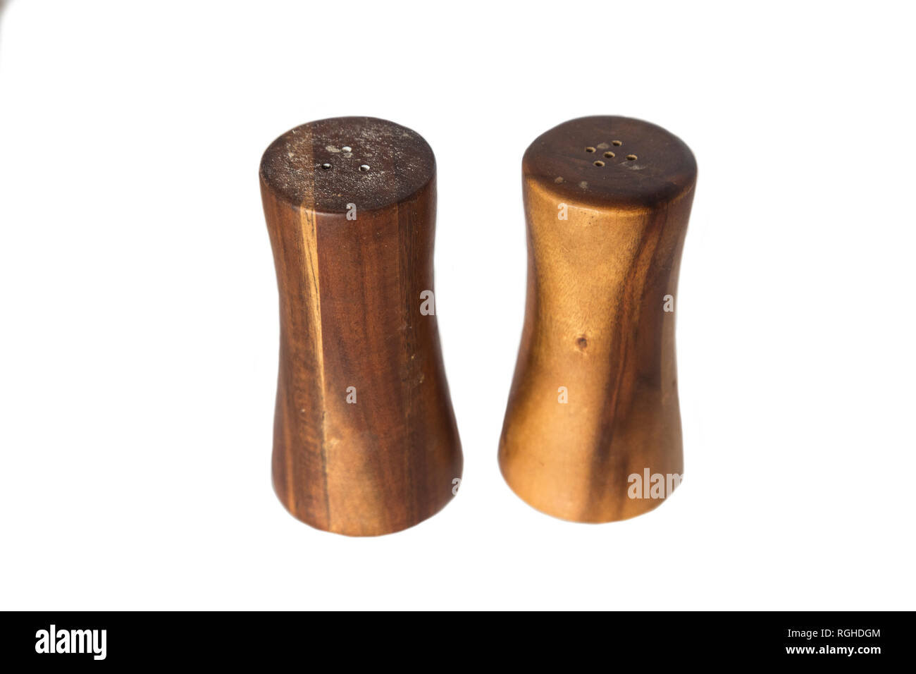 how to clean wooden salt and pepper shakers
