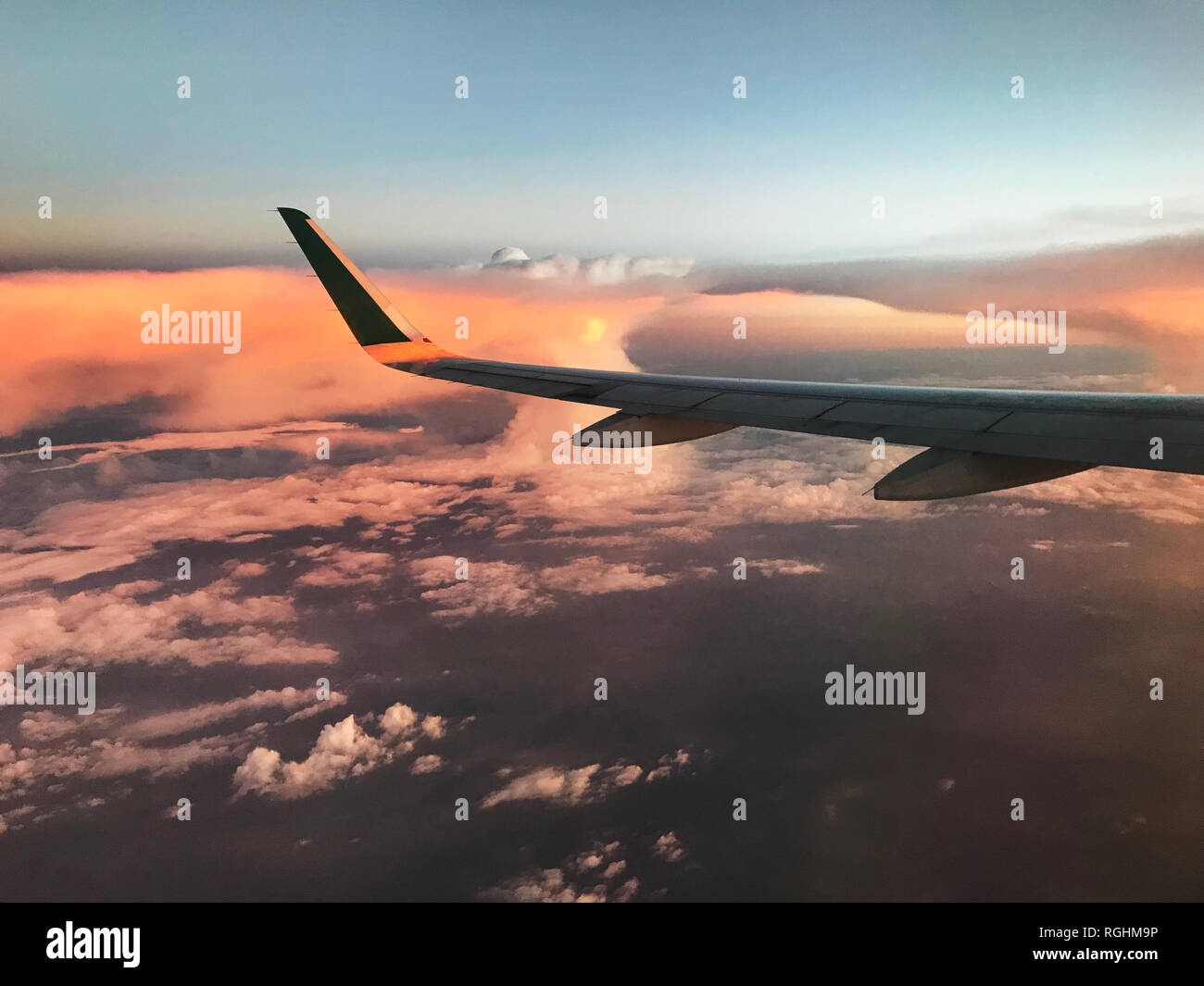 Aircraft at altitude hi-res stock photography and images - Alamy