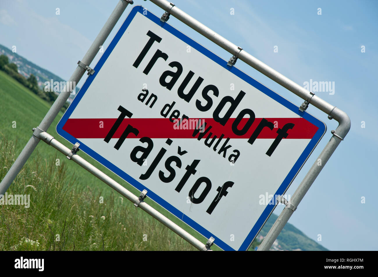 Burgenland, Trausdorf, Zweisprachige Ortstafel Stock Photo