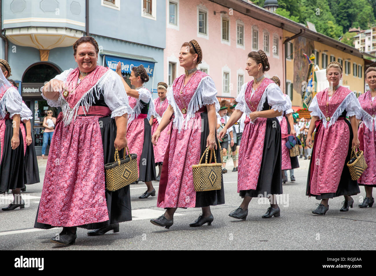 Costumes bayern hi-res stock photography and images - Alamy
