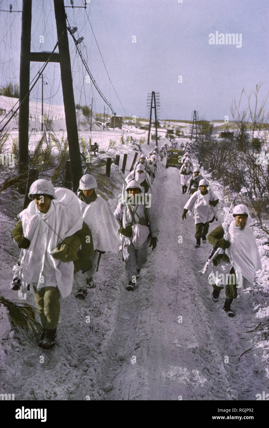 Army camouflage snow hires stock photography and images Alamy