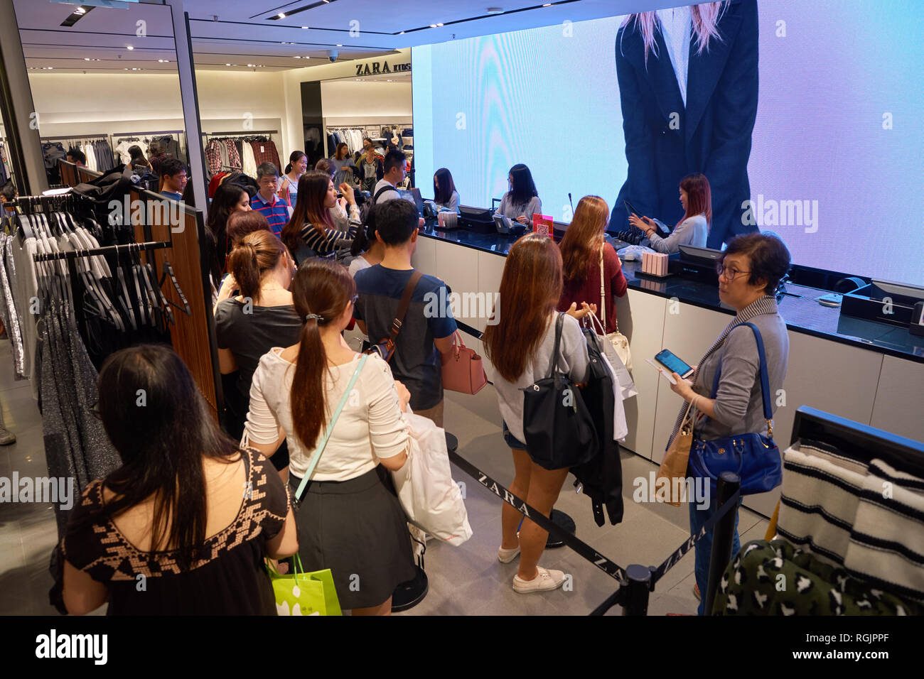 Hong kong shopping mall indoor service hi-res stock photography and ...