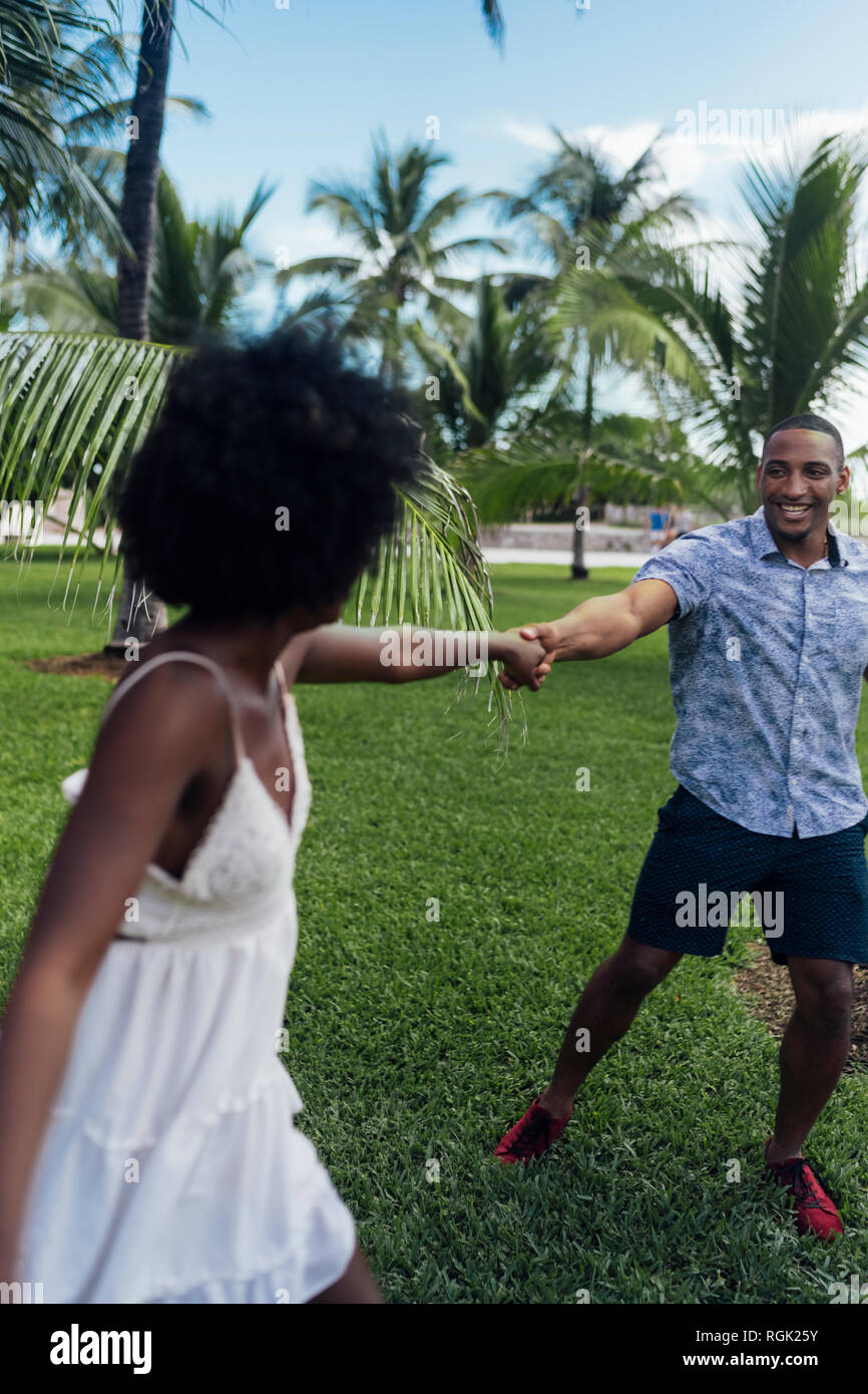 Dancing park hi-res stock photography and images - Alamy