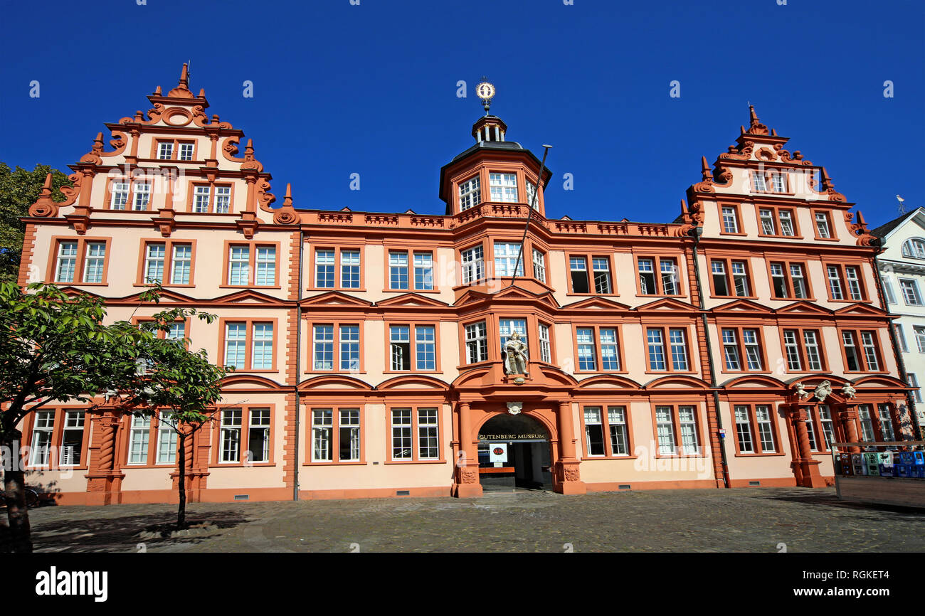 Gutenberg Museum, House, Zum Römischen Kaiser, Gutenberg-Museum, Museum für Buch-, Druck- und Schriftgeschichte, Liebfrauenplatz 5,55116,Mainz Stock Photo