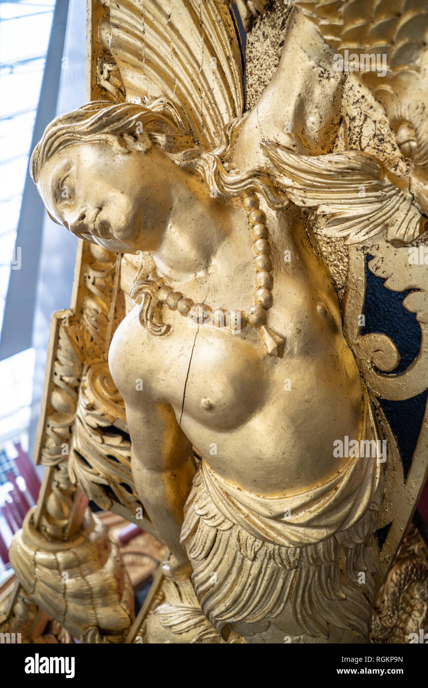 prince-frederick-s-barge-carved-decoration-greenwich-uk-greenwich