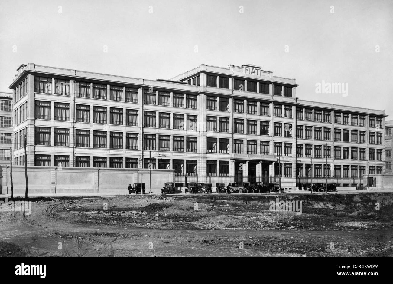 fiat car industry, building management, turin, piemonte, italy 1920