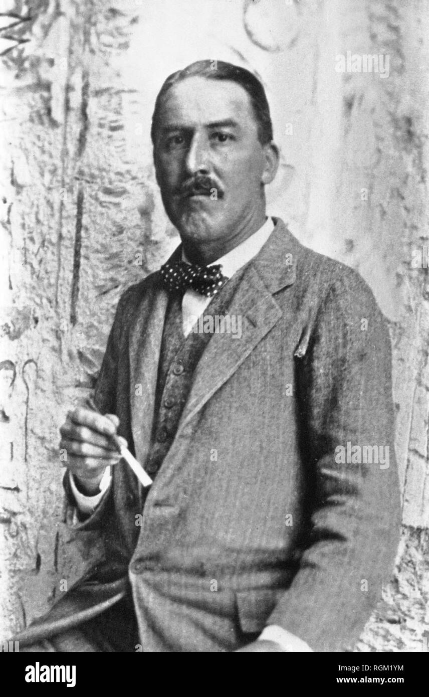 Howard Carter who discovered Tutankhamun's Tomb in the Valley of the Kings Luxor. Scanned from image material in the archives of Press Portrait Service - (formerly Press Portrait Bureau). Stock Photo