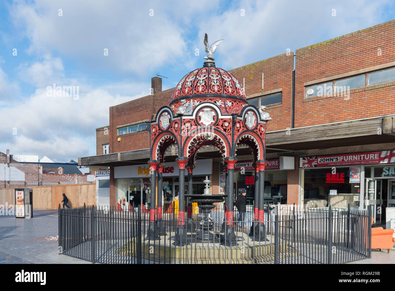 Fountain Memorial for Elizabeth Farley at the Dartmouth Square end of West Bromwich High Street Stock Photo