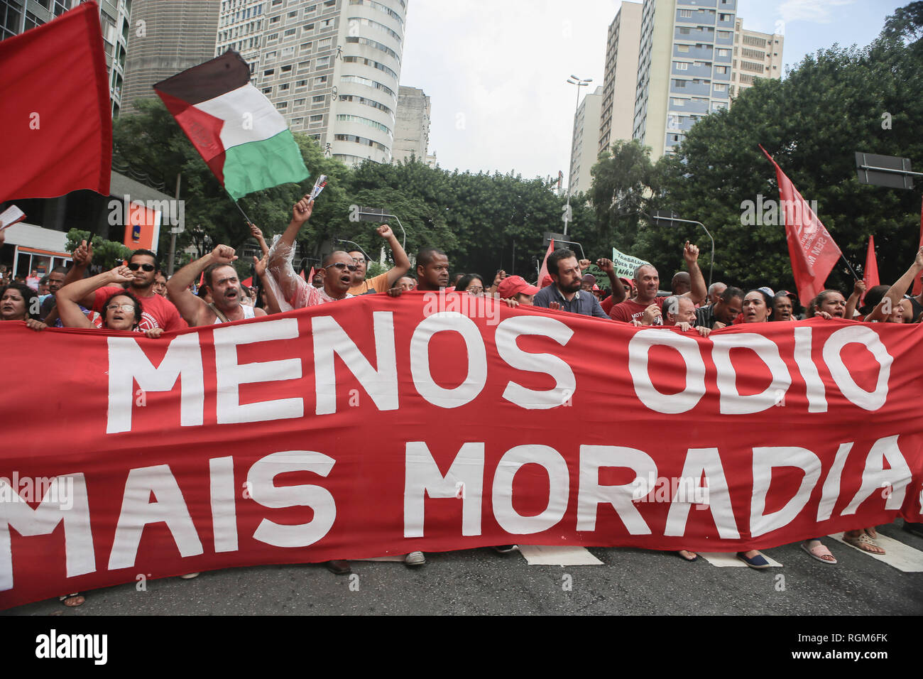 January 29, 2019 - Thousands of members of the Movement of Homeless Workers (MTST), led as leader, Guilherme Boulos (Psol) rally in Praça da RepÃºblica, in the central region of SÃ£o Paulo, for the 1st Great March for Housing of the year. The demonstration kicks off the movement's campaign for ''Less Hate, More housing'' against President Jair Bolsonaro's recent statements, linking the MTST to terrorism and charging governments a resumption of housing policy and the return of the Ministry of Cities. Credit: Dario Oliveira/ZUMA Wire/Alamy Live News Stock Photo