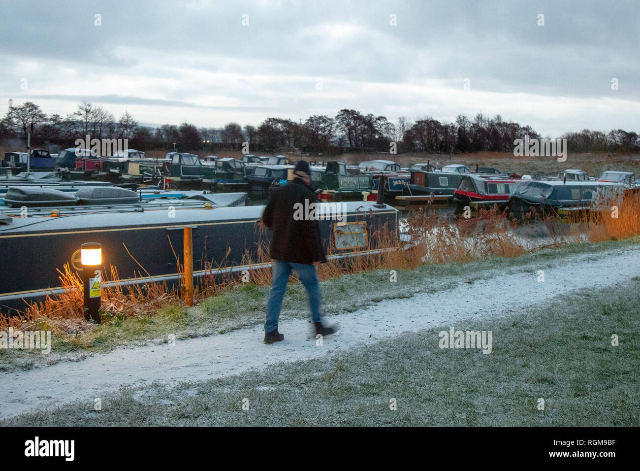 Rufford, Lancashire. 30th Jan, 2019. UK Weather. Cold, frosty, with light snow showers. The Met Office has issued a yellow weather warning across the majority of the UK as the area is braced for more snow and ice. Credit. Media WorldImages/AlamyLiveNews. Stock Photo