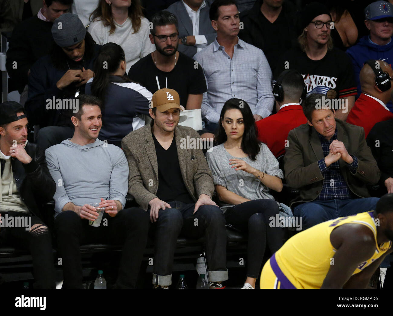 Los Angeles, California, USA. 29th Jan, 2019. Actor Ashton Kutcher and actress Mila Kunis attend an NBA basketball game between Los Angeles Lakers and Philadelphia 76ers Tuesday, Jan. 29, 2019, in Los Angeles. Credit: Ringo Chiu/ZUMA Wire/Alamy Live News Stock Photo