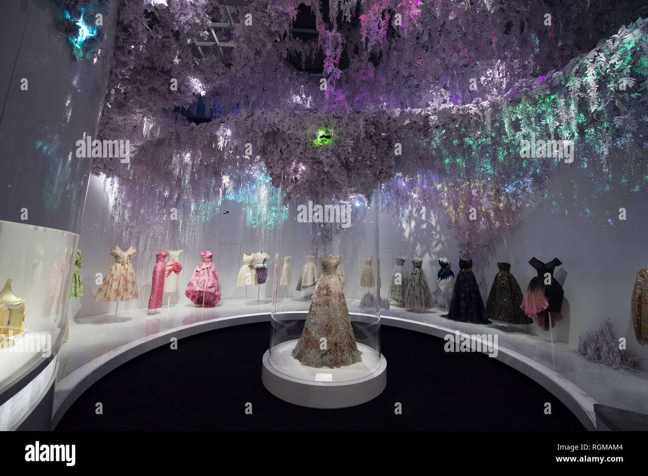 Dior exhibition v&a price store