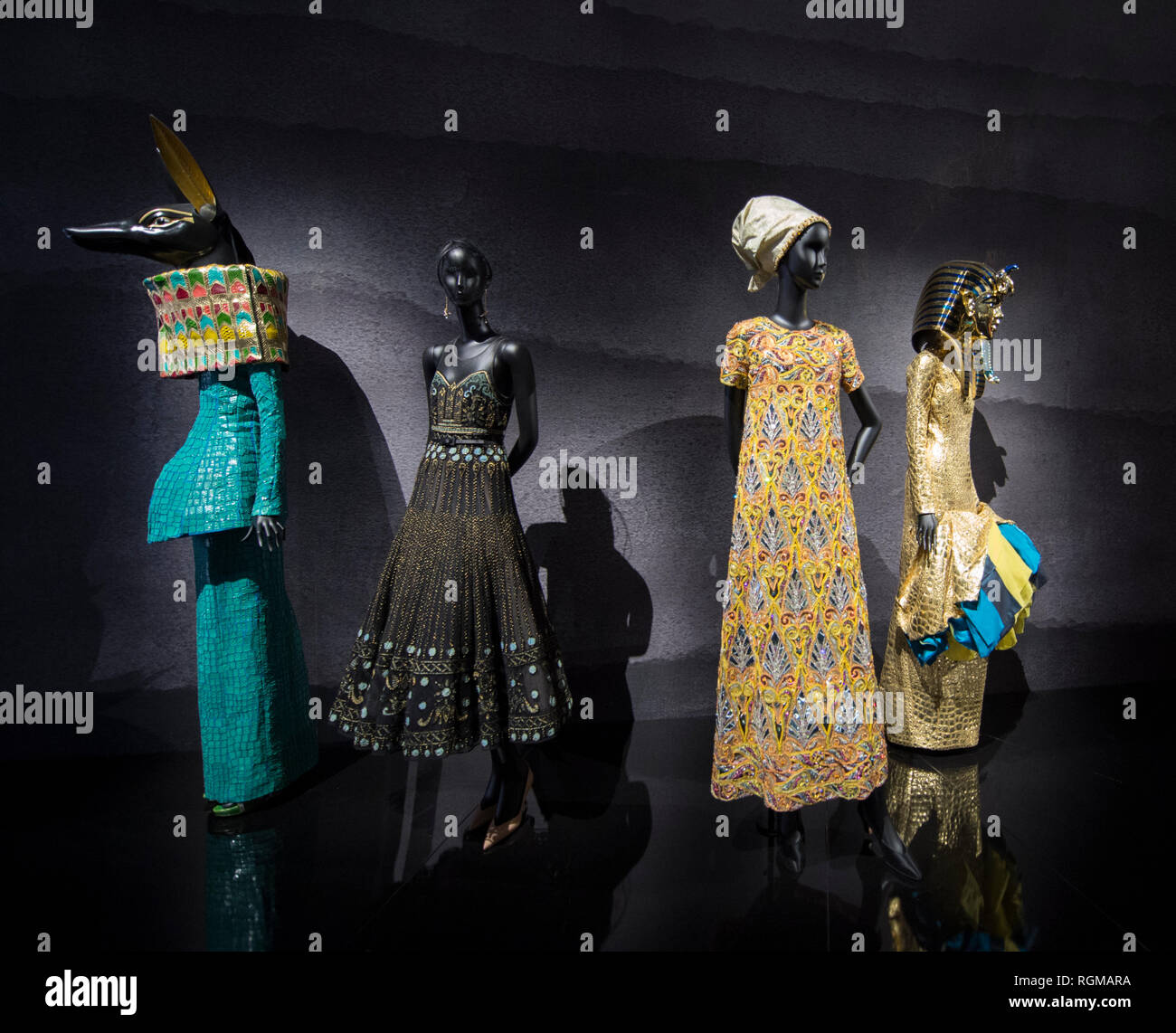 Dior exhibition dates 2019 hotsell