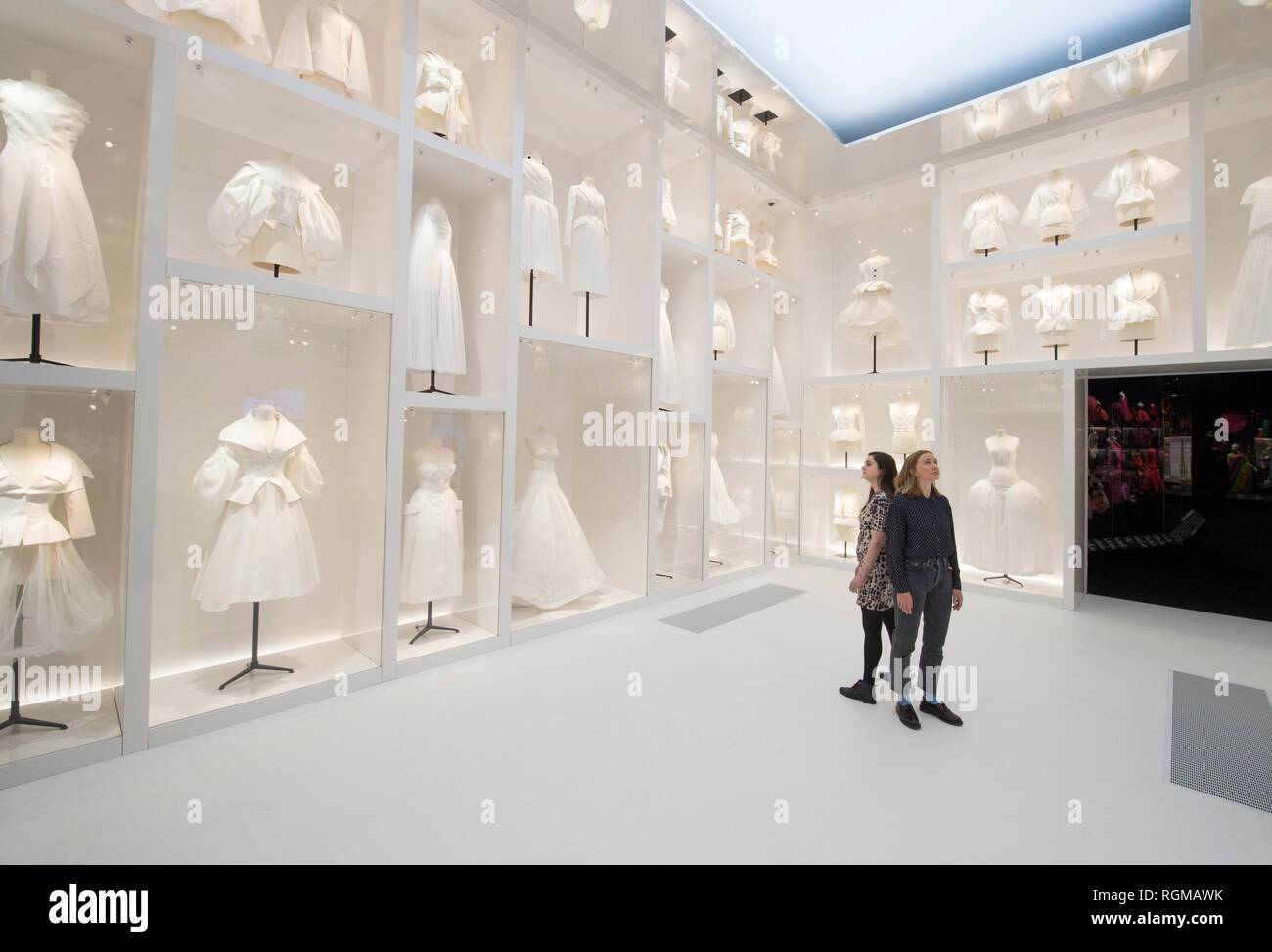 London V&A Museum Fashion: The Largest And Most Comprehensive