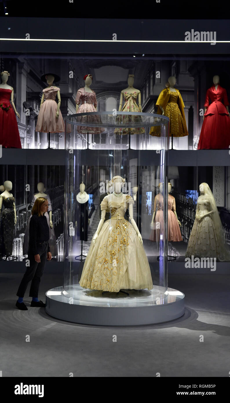 Tickets for christian dior incontrolable exhibition
