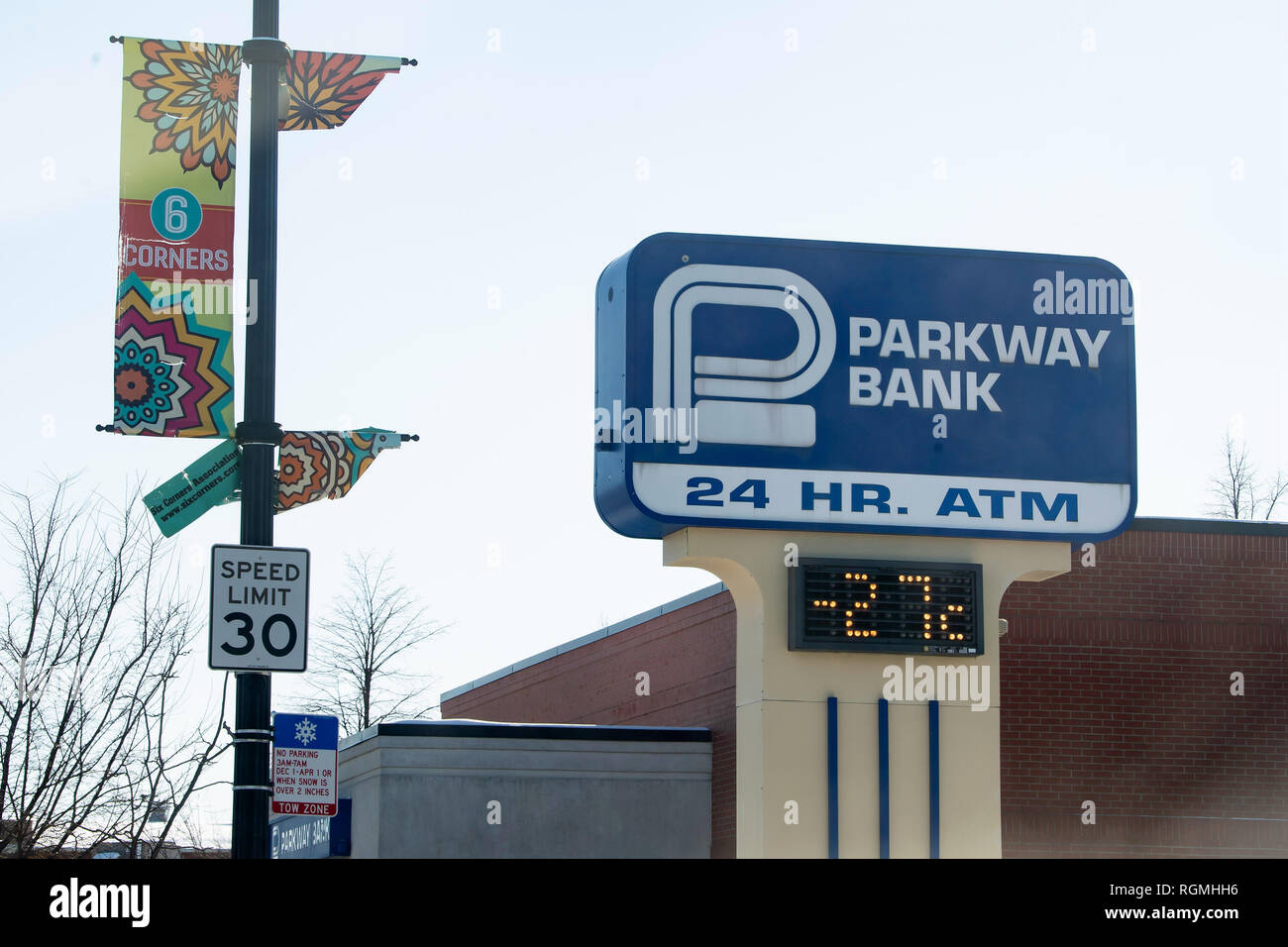 Chicago, USA. 30th Jan, 2019. A temperature reading is seen in Chicago, the United States, on Jan. 30, 2019. Chicago's record for the coldest temperature was shattered on Wednesday as the polar vortex struck the biggest city in the U.S. Midwest, according to the National Weather Service (NWS). Credit: Patrick Gorski/Xinhua/Alamy Live News Stock Photo