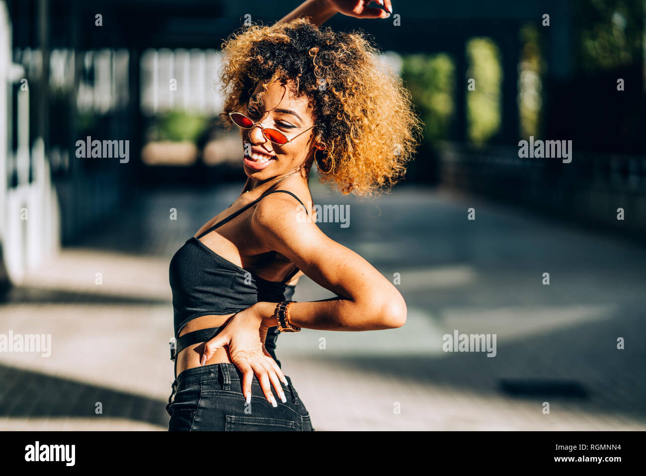Community dancing outdoors hi-res stock photography and images - Alamy