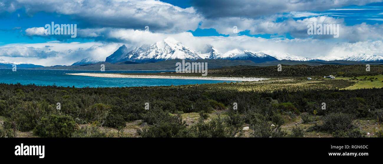 Chile, Patagonia, Magallanes y la Antartica Chilena Region, Torres del Paine National Park, Cuernos del Paine, Lago del Toro Stock Photo