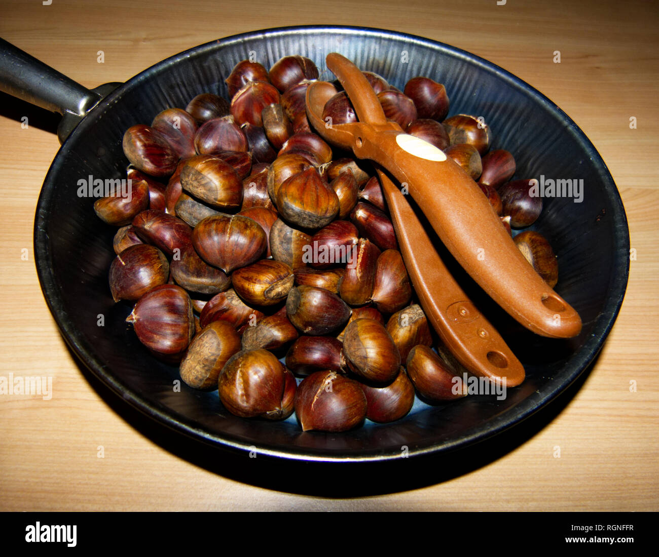 Chestnut Pan - Definition and Cooking Information 