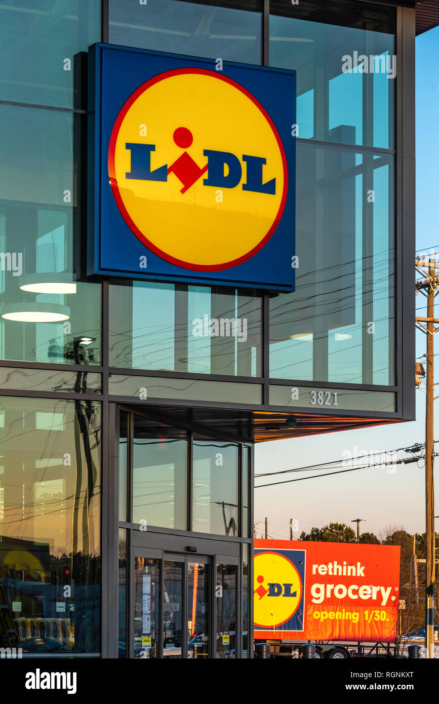 New Lidl grocery store in Metro Atlanta, Georgia. (USA Stock Photo - Alamy