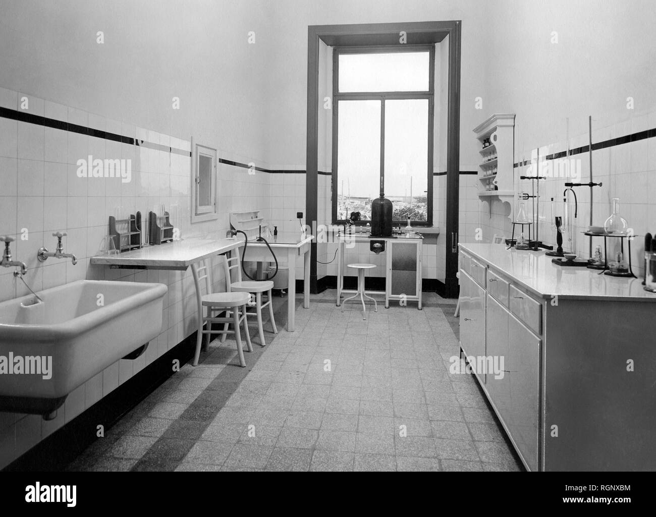 chemical surgery, 1930 Stock Photo