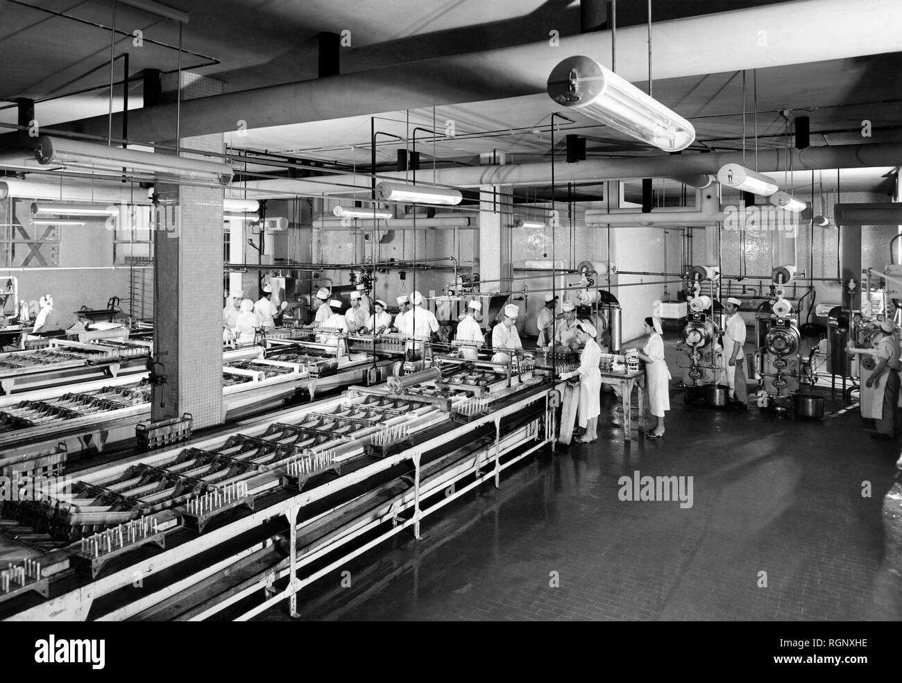 ice cream production, confectionery industry, italy 1956 Stock Photo Alamy