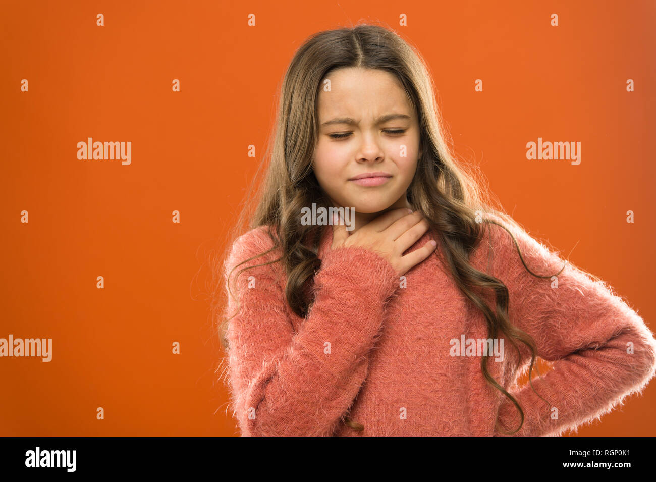 Lost her voice. Sore throat quick remedies. Kid feel pain in throat. Suffer from pain neck. Girl