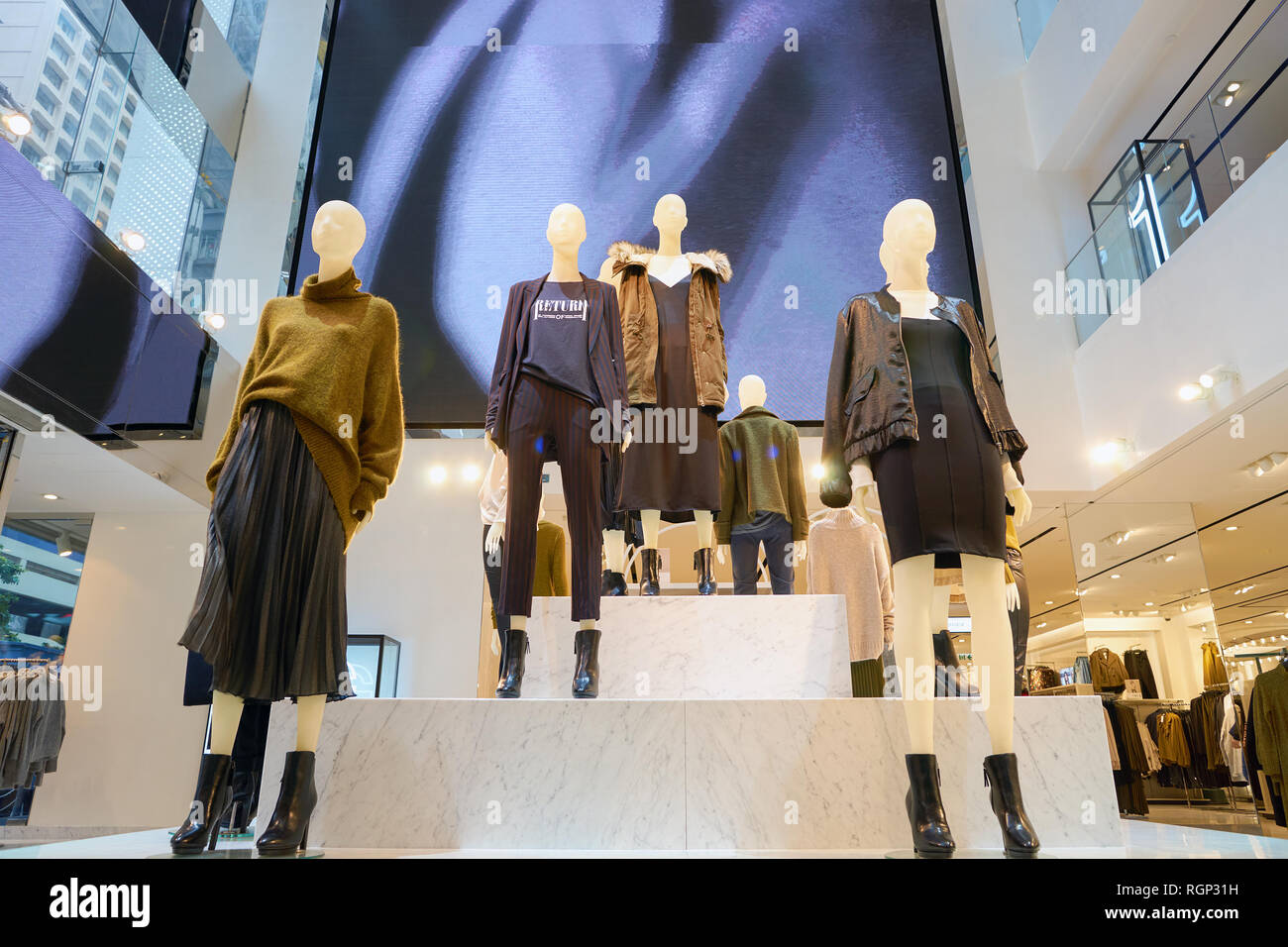 HONG KONG - CIRCA NOVEMBER, 2016: H & M store in Hong Kong. H & M ...