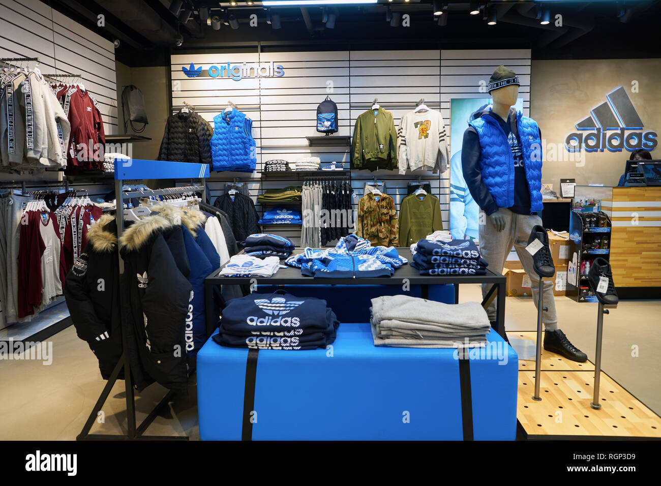 Adidas store interior hi-res stock photography and images - Page 7 - Alamy