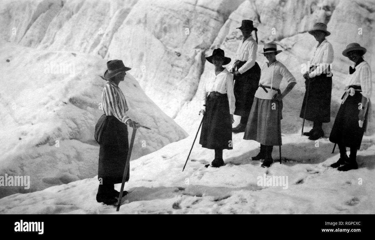 hikers, solda, trentino alto adige, italy 1920 Stock Photo