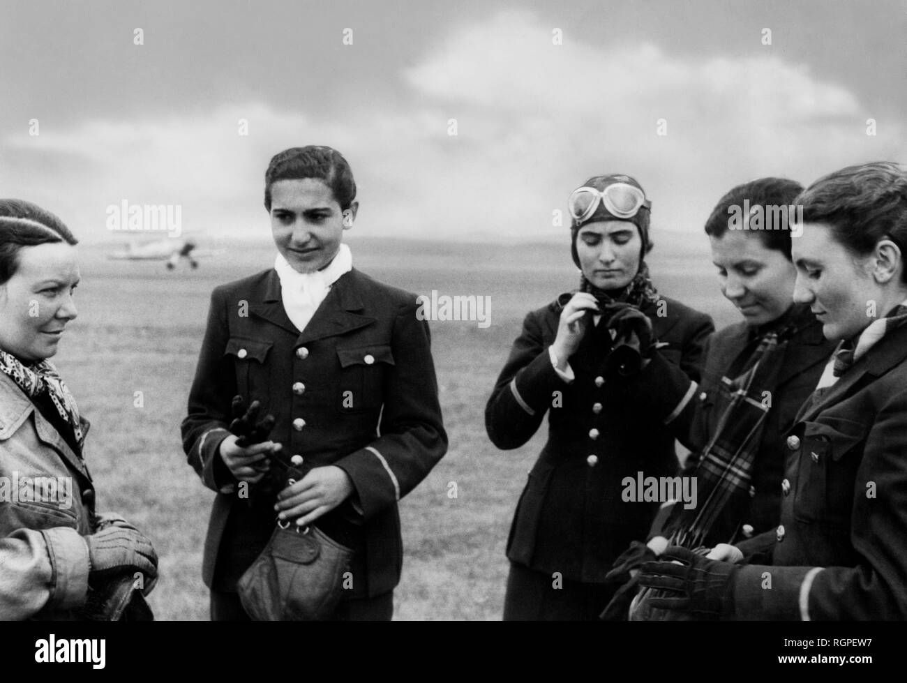 Turkey, women dedicated to aviation, 1942 Stock Photo