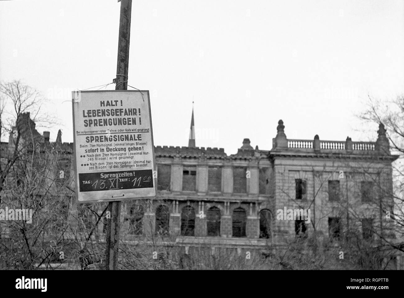 Demolition of the Museum of Fine Arts, 1962, Karl-Marx-Platz today Augustusplatz, Leipzig, Saxony, GDR, Germany Stock Photo