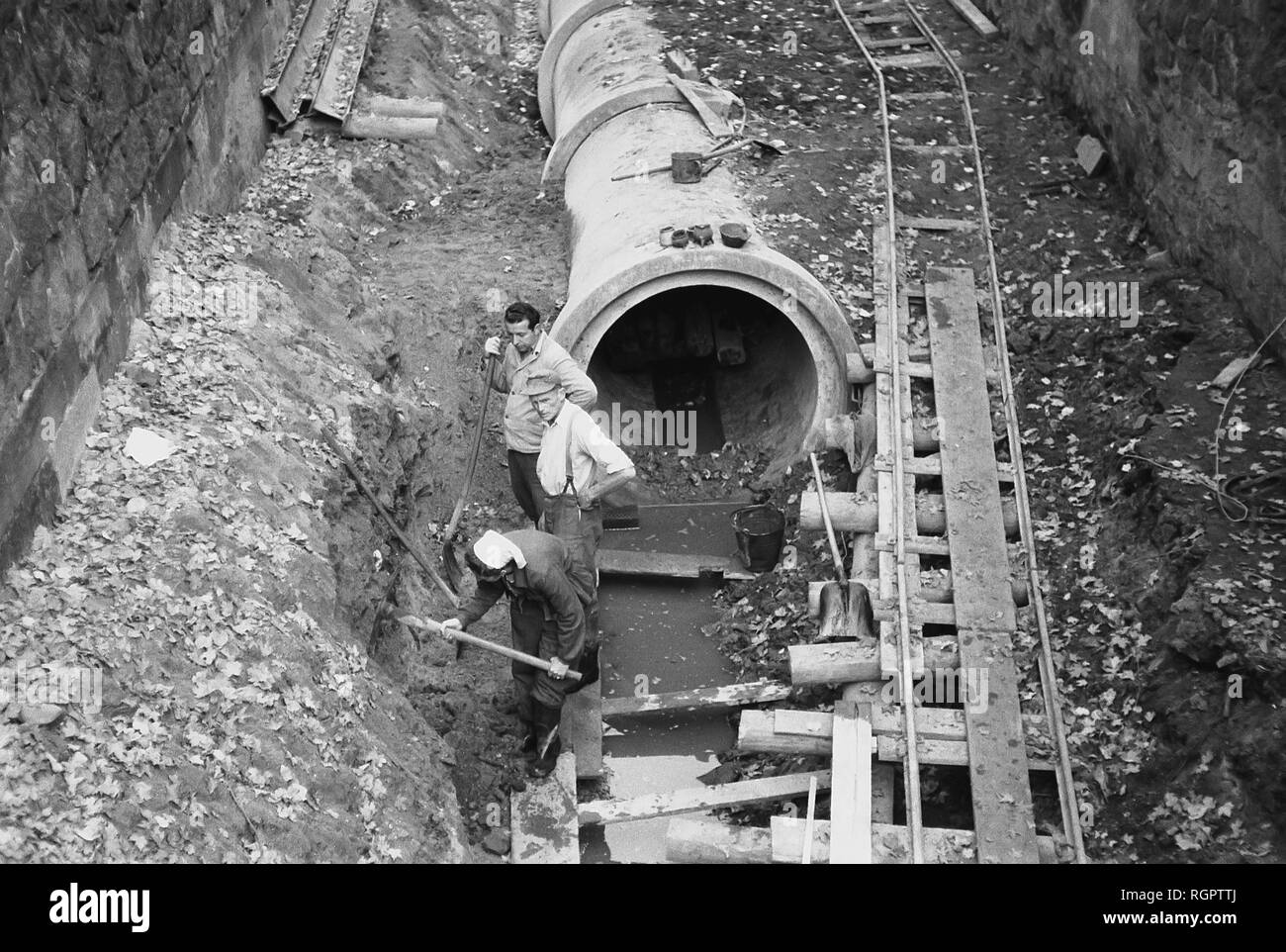 Sewer Black and White Stock Photos & Images Alamy