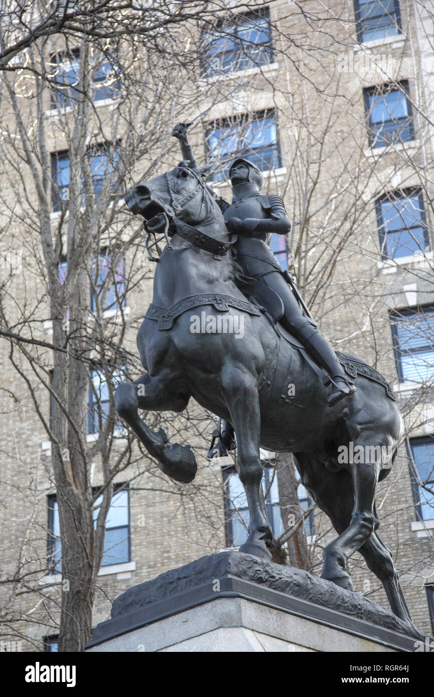 Statue of Joan of Arc erected in 1915 by the Joan of Arc Statue Committee in Joan of Arc Park at Riverside Drive and 93rd Street on the Upper West Side of Manhattan, NY City. Stock Photo
