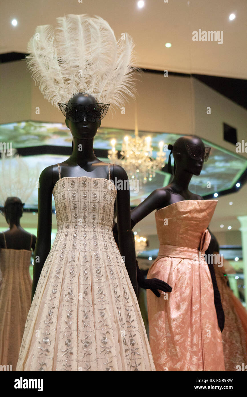 Dior exhibition cheap v&a