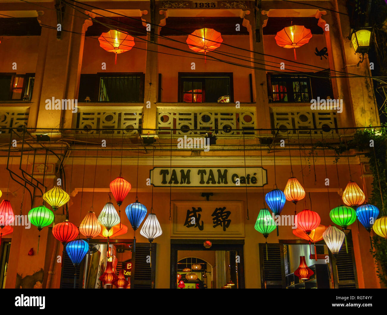 Hoi An, Vietnam - Jan 20, 2019. Lanterns lighted up on the streets of Hoi  An, during the Hoi An Full Moon Lantern Festival Stock Photo - Alamy