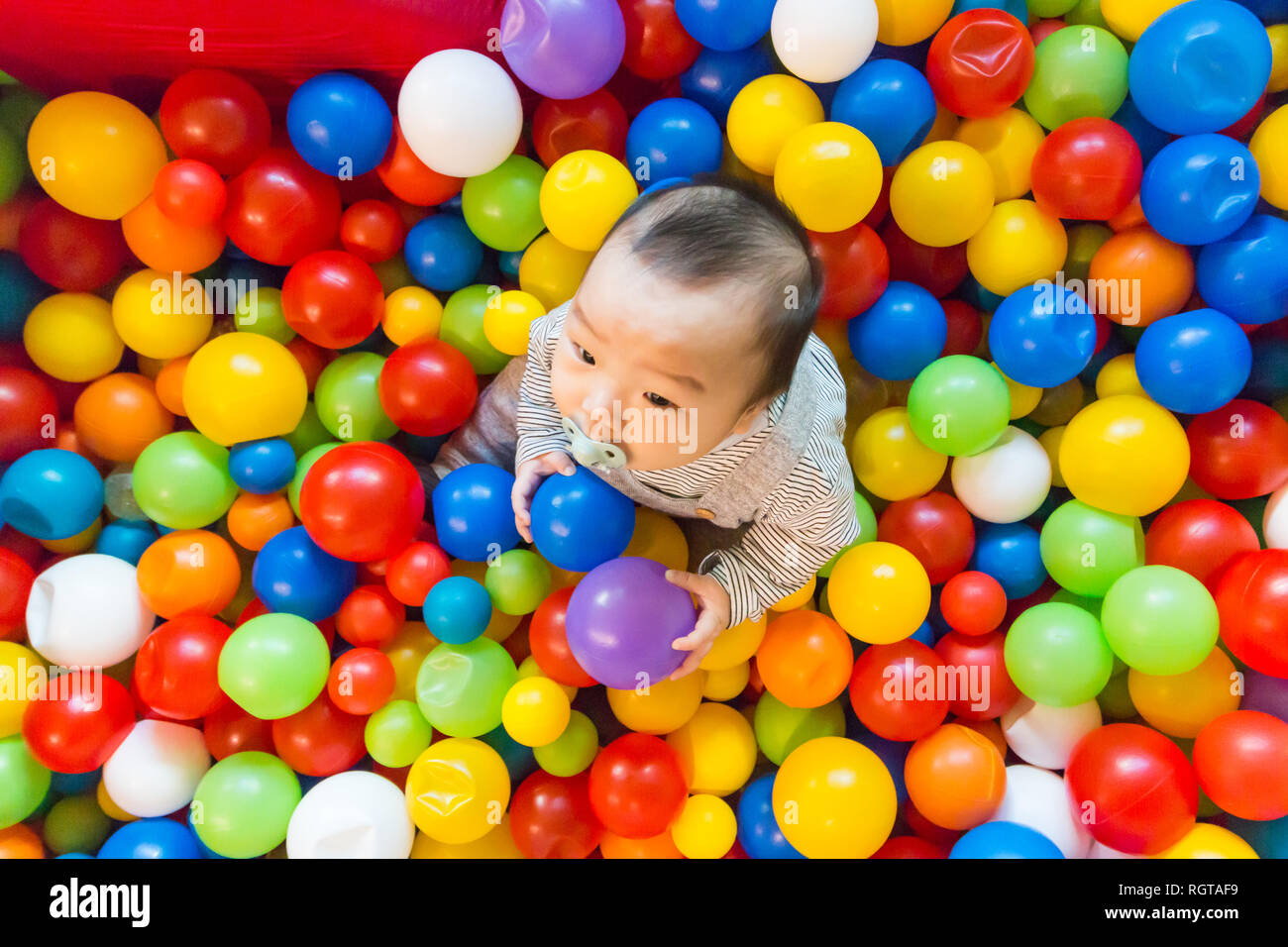 baby pool ball pit