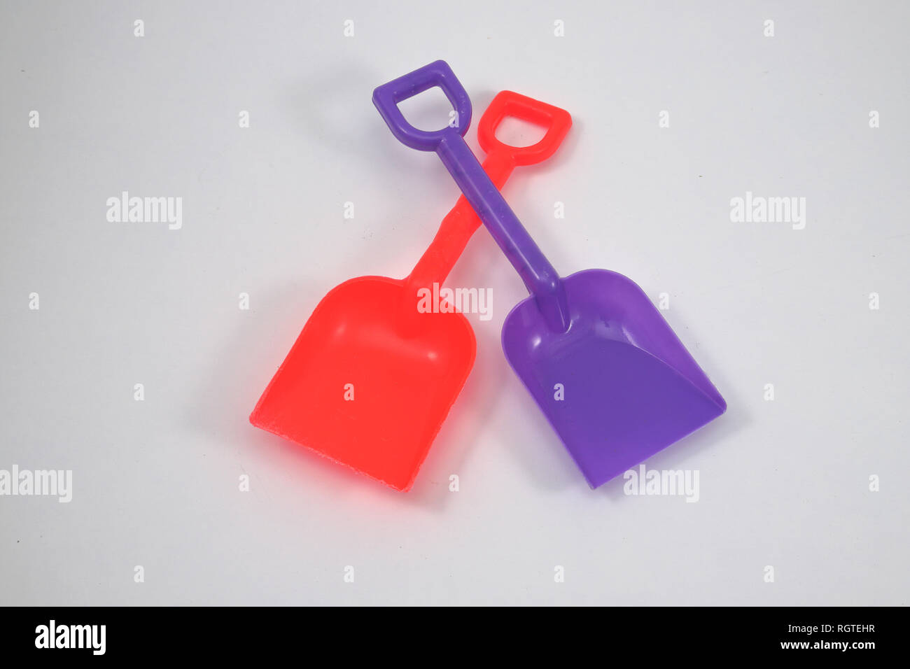 kids beach shovels