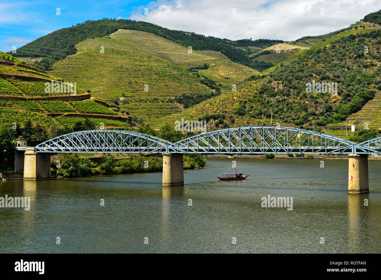 Iron road bridge over the Douro River, Pinhao, Douro Valley, Portugal Stock Photo