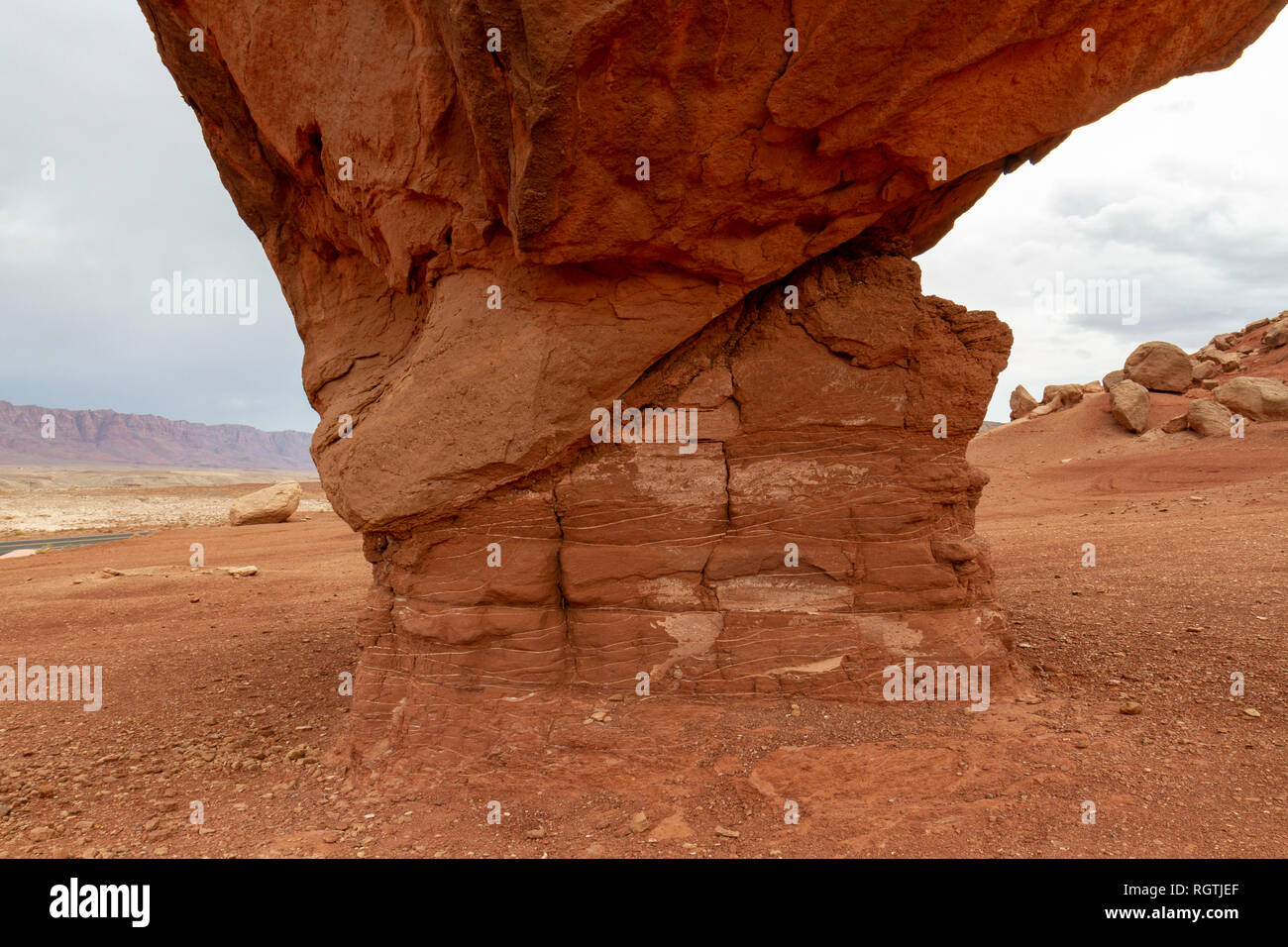 Pedestal rock hires stock photography and images Alamy