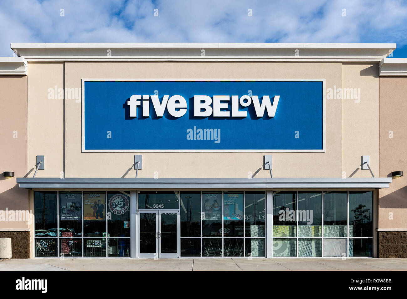 Five Below women's apparel store, Orlando, Florida, USA Stock Photo Alamy