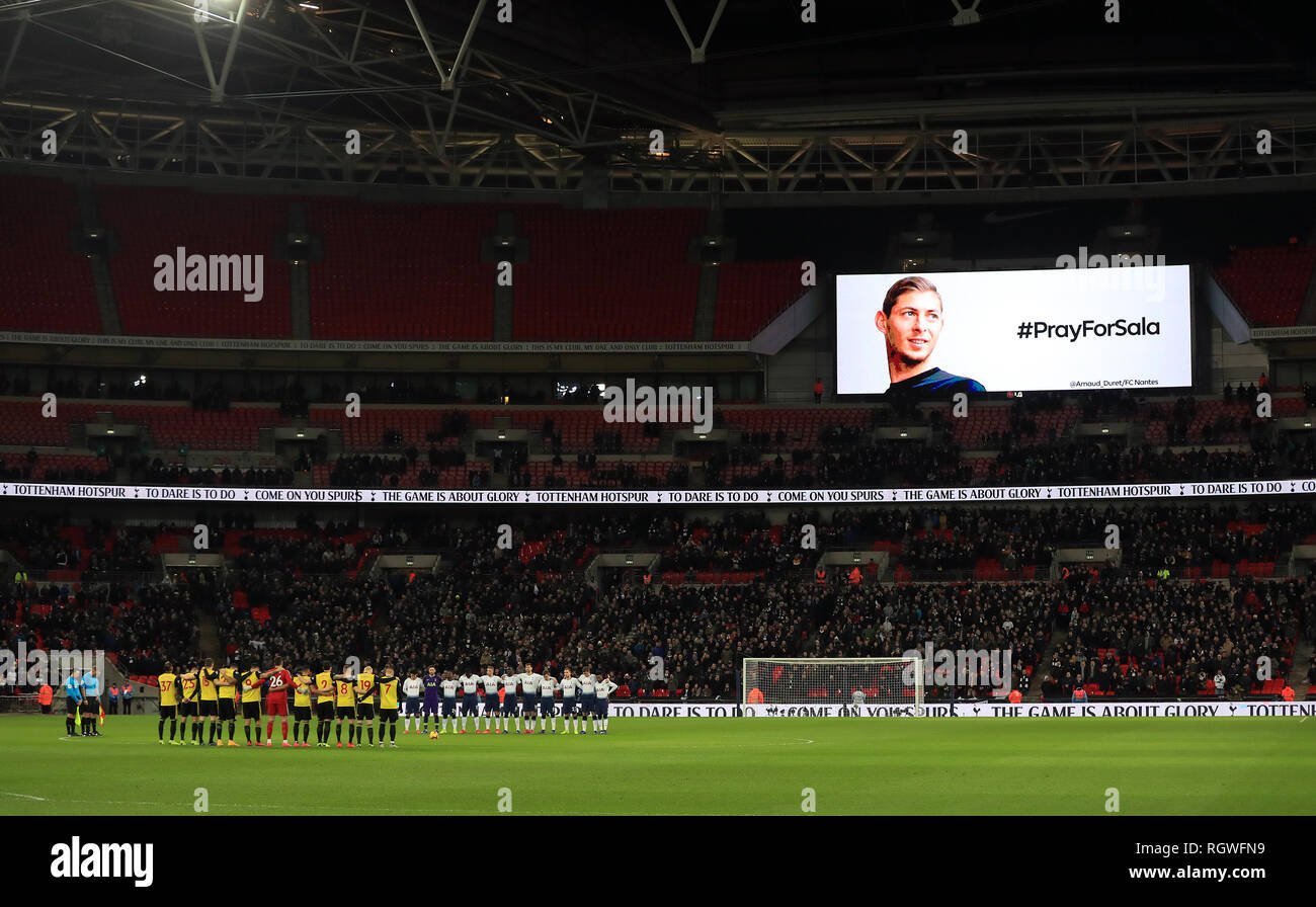 Minutes silence paying tribute hires stock photography and images Alamy