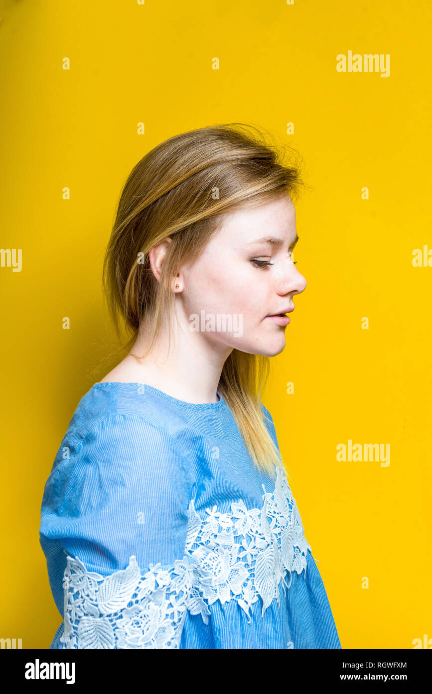 Blonde model side view face hi-res stock photography and images - Alamy