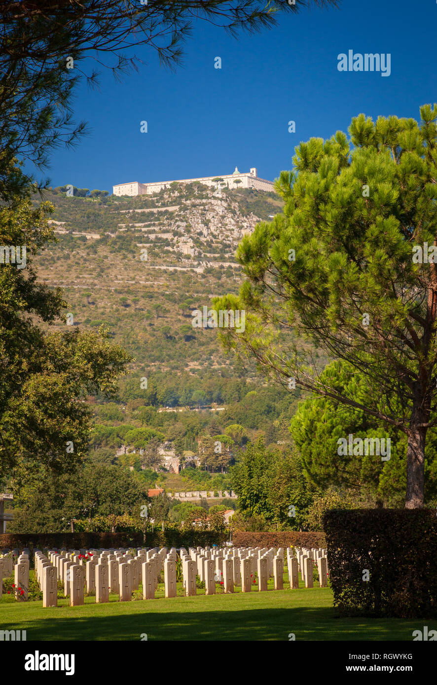 Cassino War Cemetery, Province of Frosinone, south-east of Rome, Italy.  Commonwealth graves of those who fought in the Battle of Cassino WW2 Stock Photo