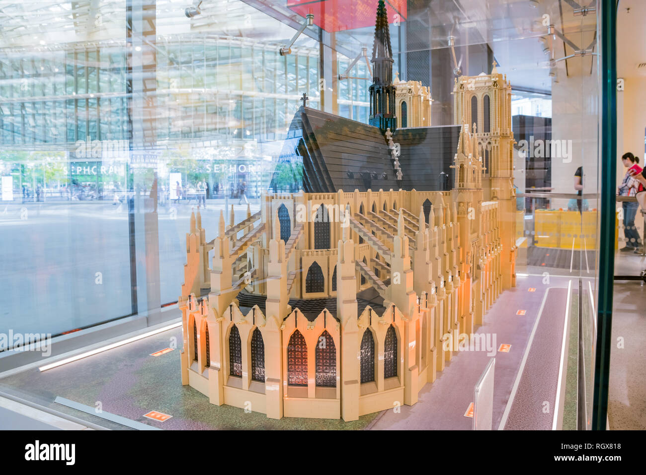 lego notre dame