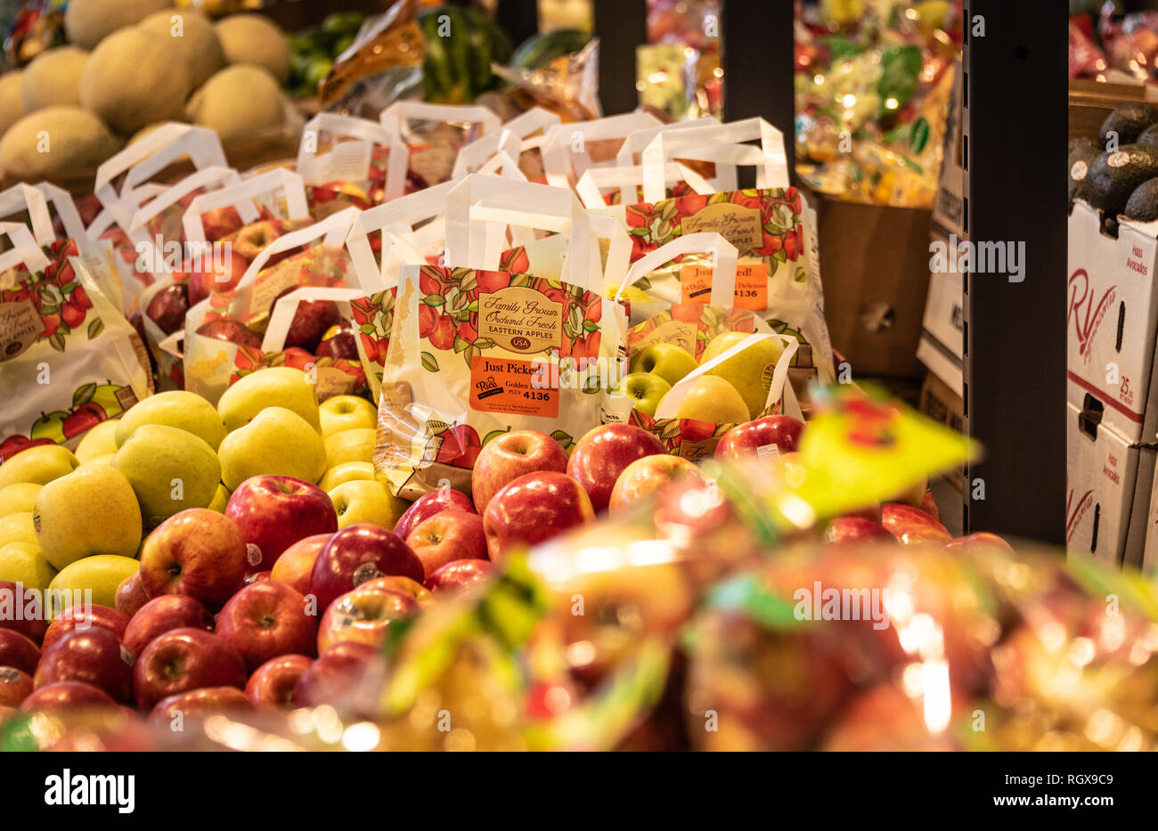 Fresh apples and other produce at Lidl supermarket in Snellville, Georgia. (USA) Stock Photo
