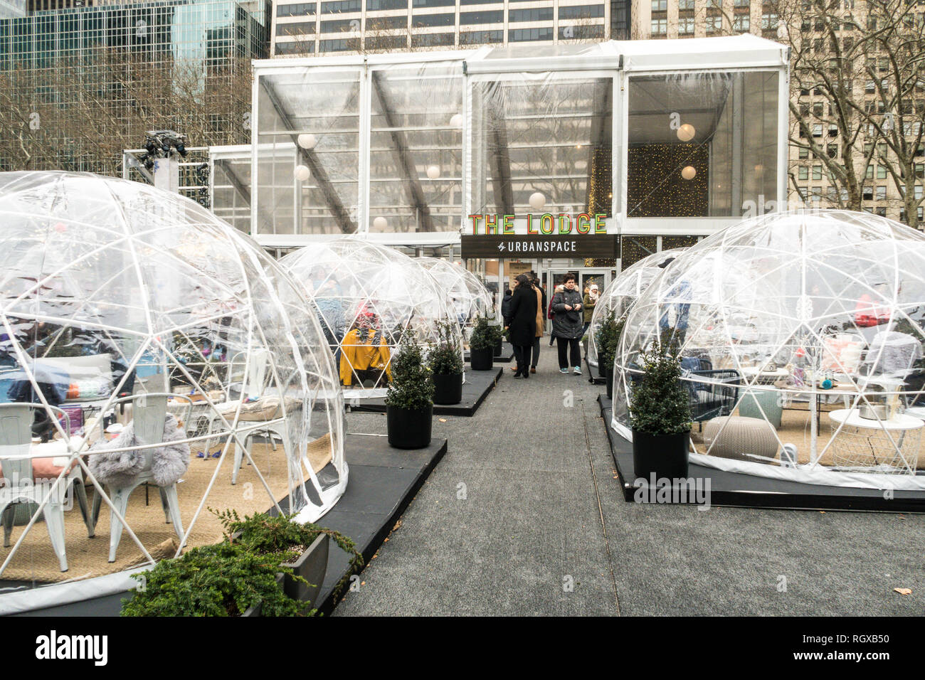 Cozy igloos hires stock photography and images Alamy