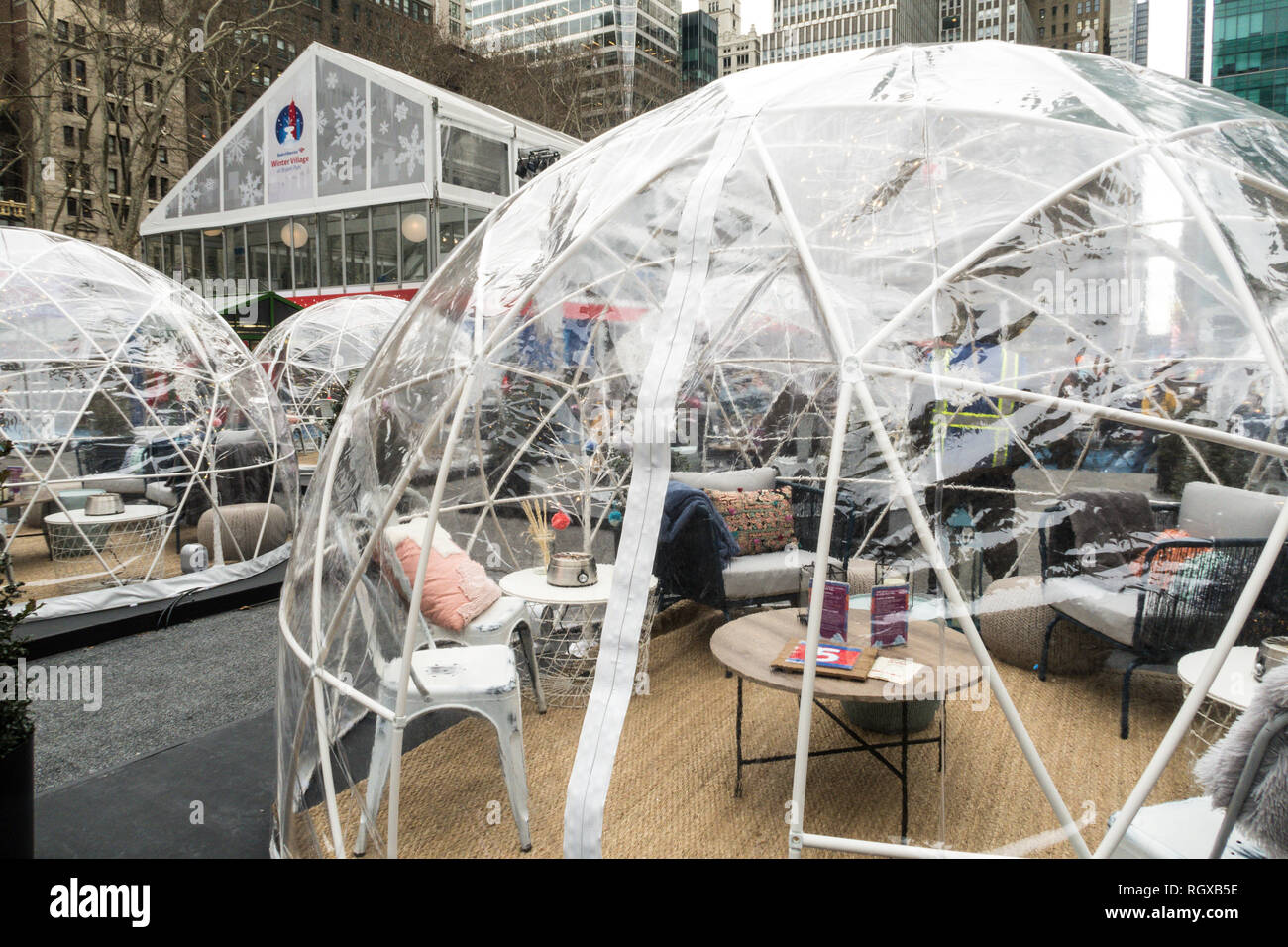 Igloos hires stock photography and images Alamy